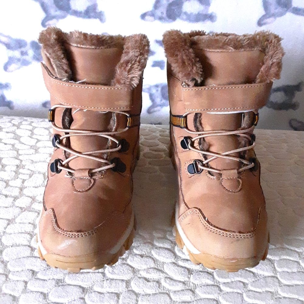 Boys boots